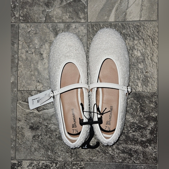 No Boundaries Women's Faux Shearling Mary Jane Flats Size 7.5 NWT - Picture 3 of 7